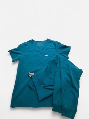 Teal V-Neck Men’s Medical Scrub Top and Pants
